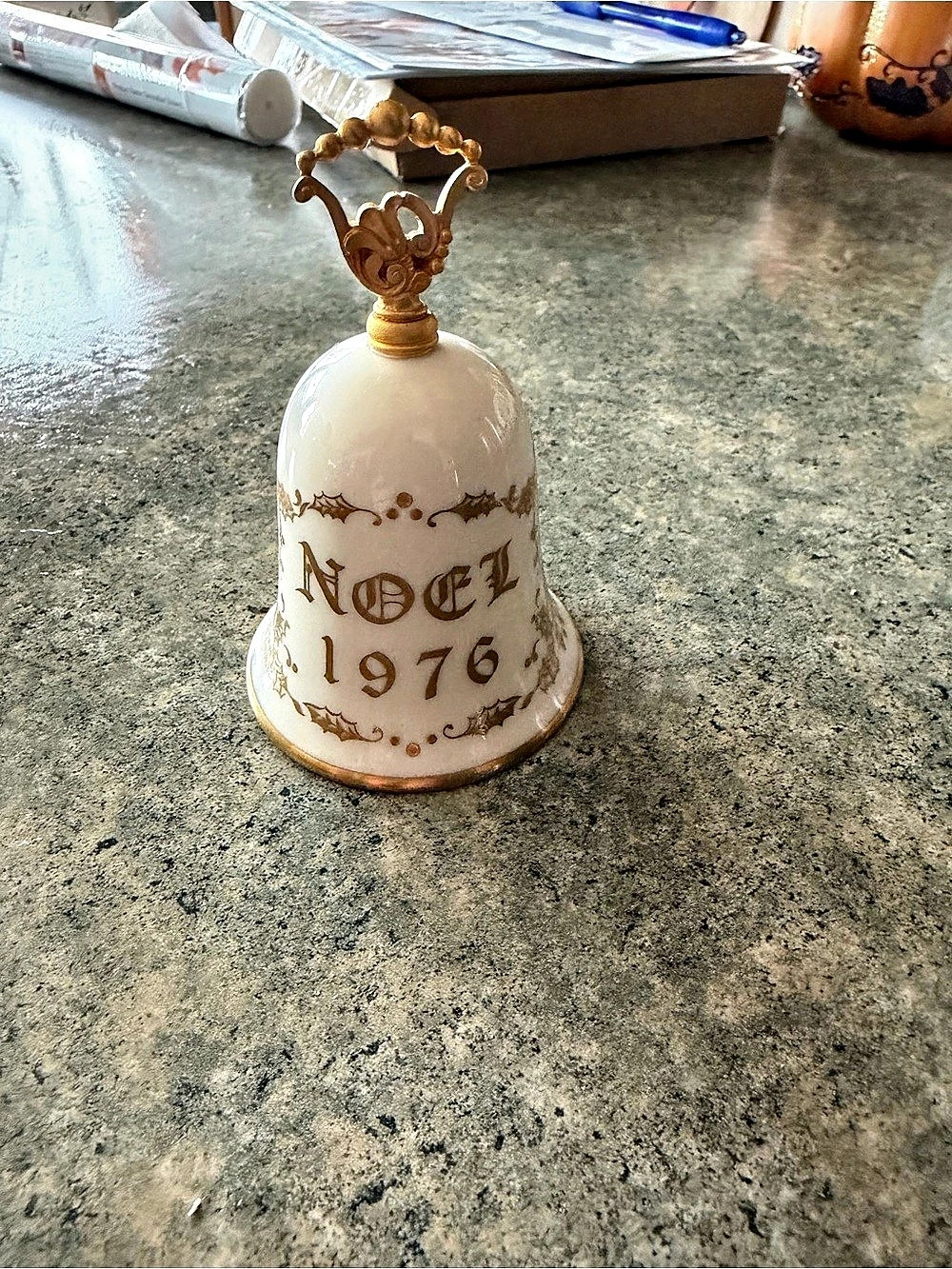 1976 Decorative Bell in White & Gold